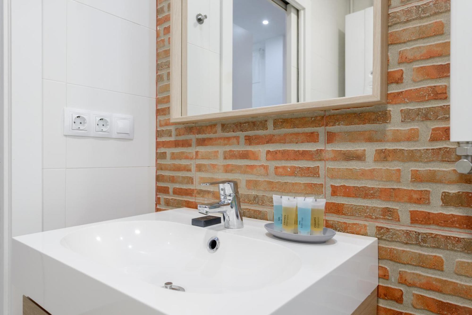 Апартаменты Avila Calle, Precioso Estudio En Santiago Bernabeu-Estrecho En Segundo Piso Sin Ascensor Мадрид Экстерьер фото